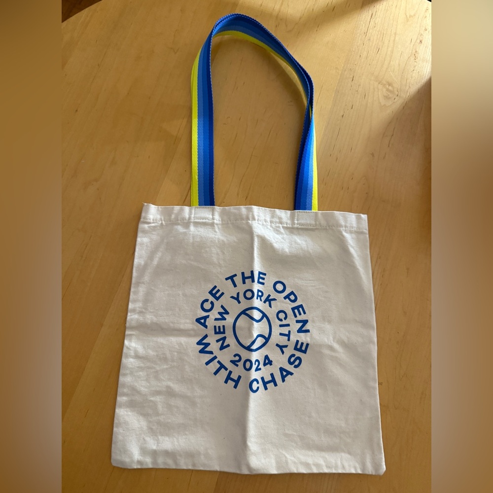 Chase 2024 US Open White Tote Bag with Blue and Yellow Straps